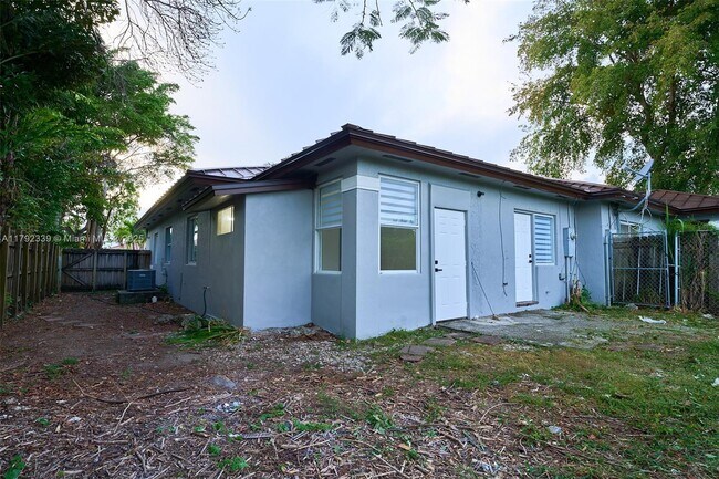 Building Photo - 22725 SW 125th Ave