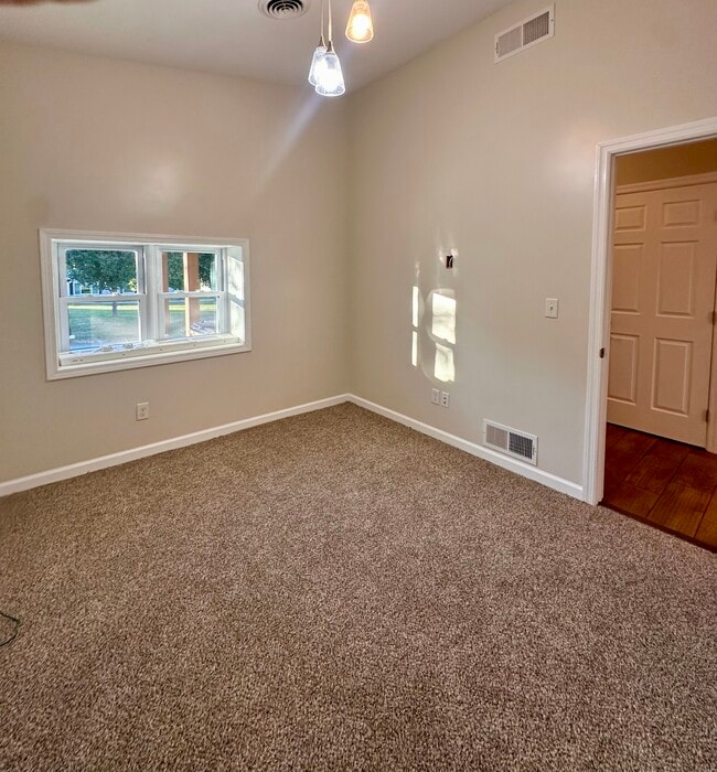 Building Photo - 127a Schroyers Ln