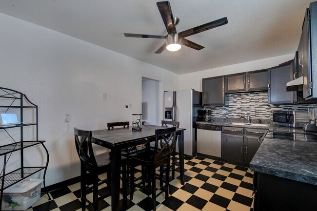 Building Photo - 5553 Crystal Way