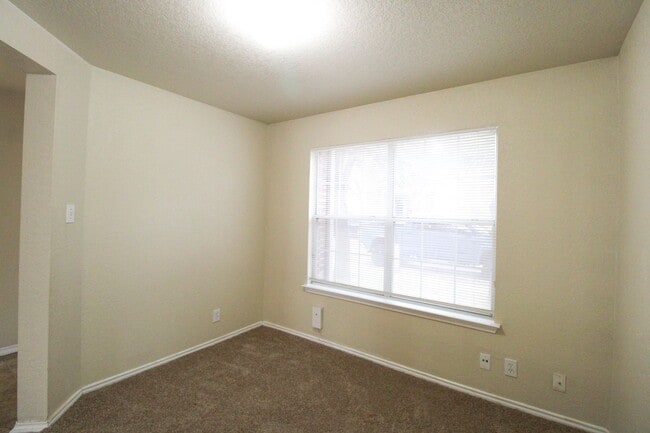 Building Photo - 16122 Branching Oaks