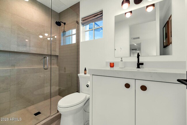 Building Photo - 6039 E Calle Camelia