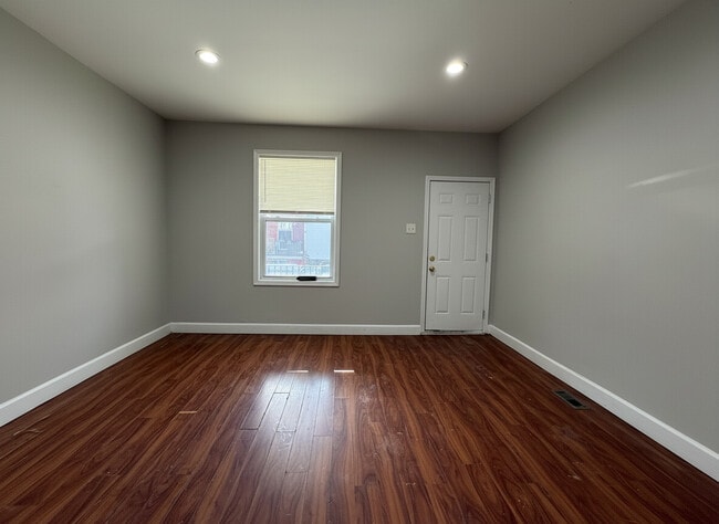 Building Photo - 2915 W Wishart St