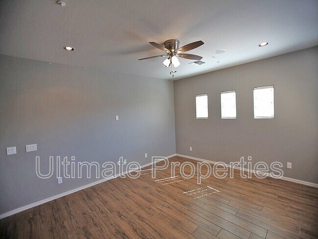 Building Photo - 14482 W La Reata Ave