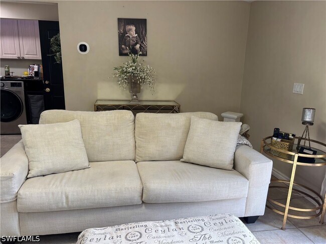 Building Photo - 1156 Oakes Blvd