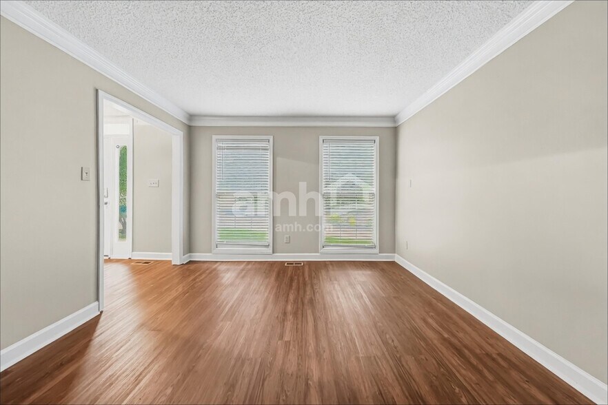 Building Photo - 1517 Autumn Ridge Dr