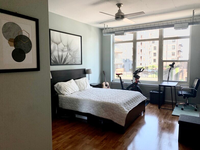 Building Photo - 909 W Washington Blvd