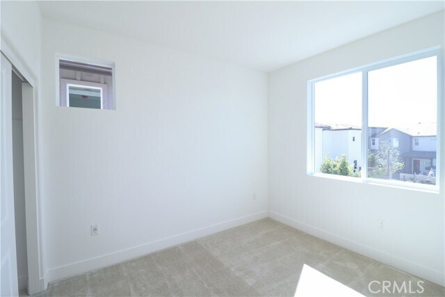 Building Photo - 273 Shoveler