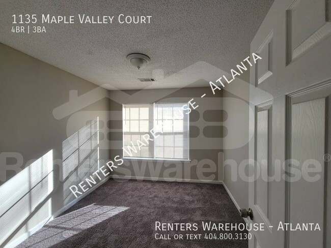 Building Photo - Great Townhouse in Union City&#039;s Maple...