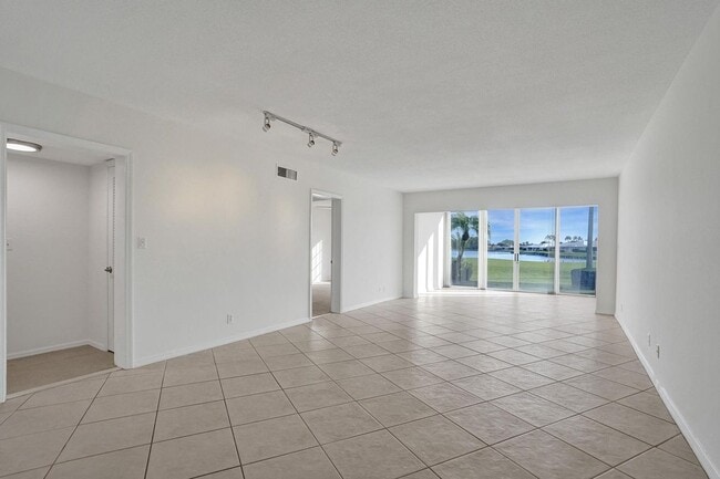Building Photo - 169 Atlantis Blvd