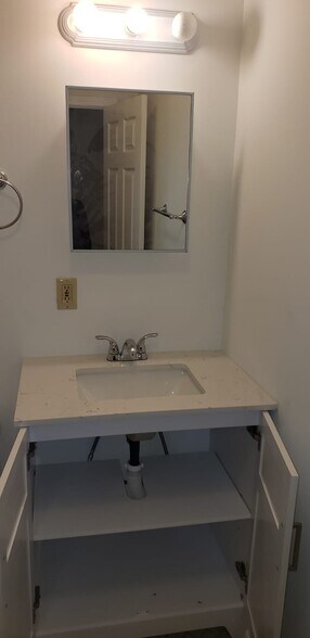 Building Photo - 3227 7th Ave