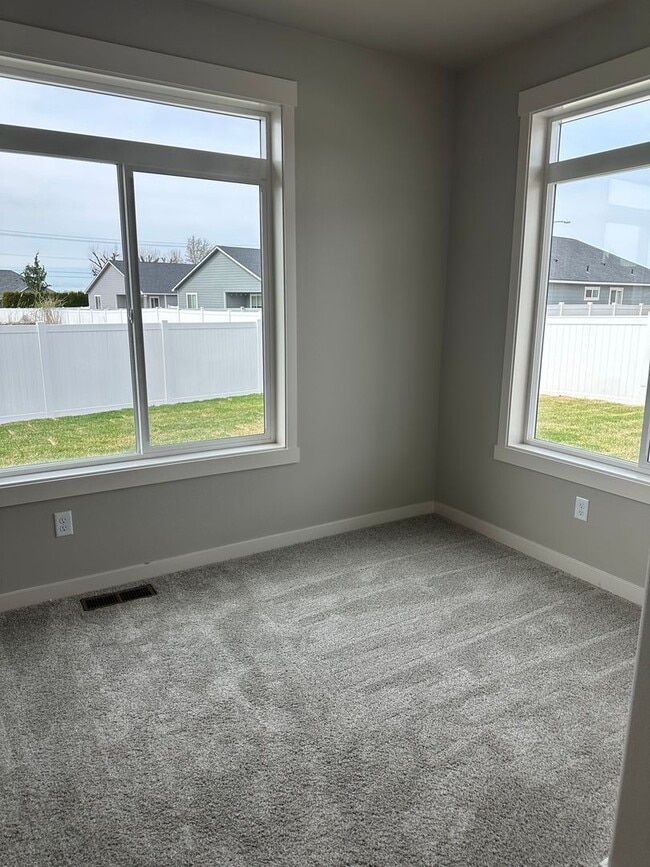 Building Photo - Alderbrook Homes, New Construction, XL Home for Rent!