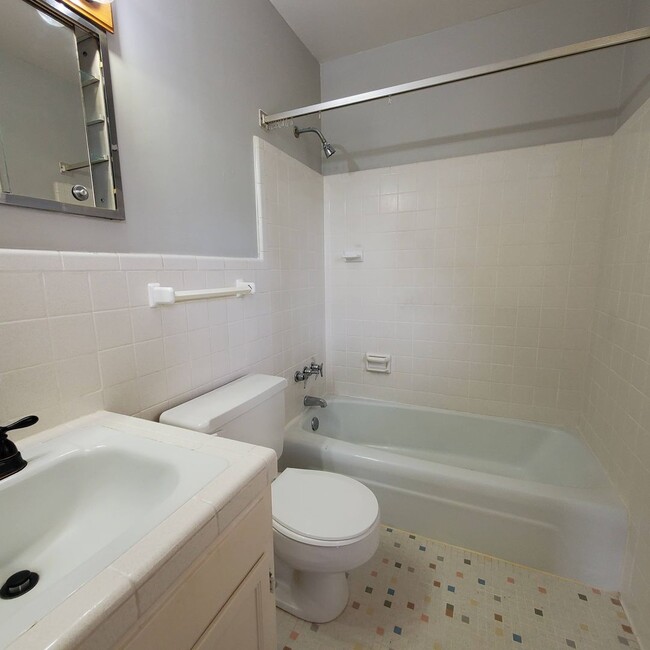 Building Photo - Modern Comforts and Serene Living: Your Ideal Rental Home in Valdosta, Georgia