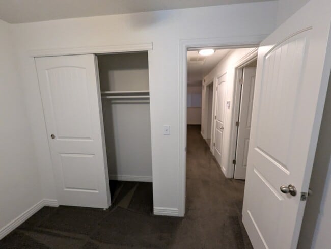 Building Photo - 677 Lebon Cir