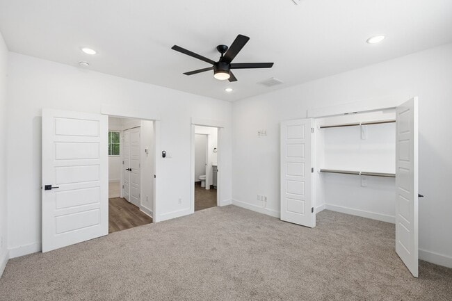 Building Photo - 1404 Mansfield St