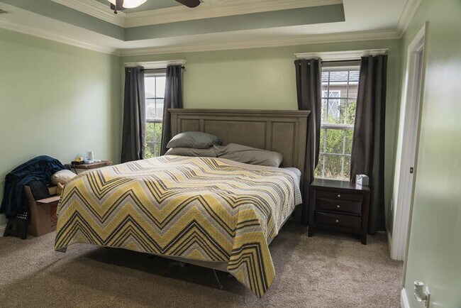 Building Photo - POOL - Elegant 4-Bedroom Home with Fenced Yard