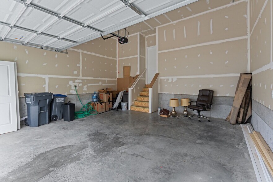 Building Photo - 43822 Jenkins Ln