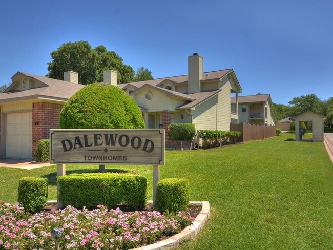 Building Photo - 9524 Woodvale Dr