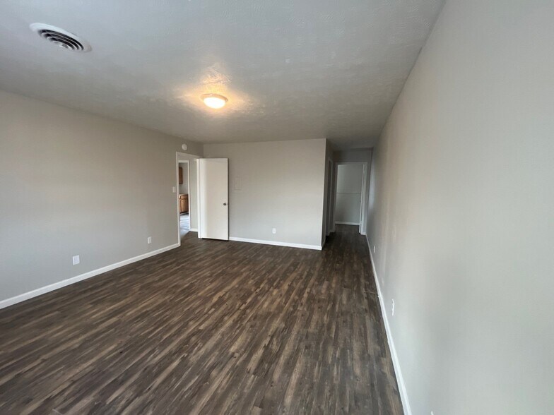 Building Photo - 294 Tinker Hill Cv