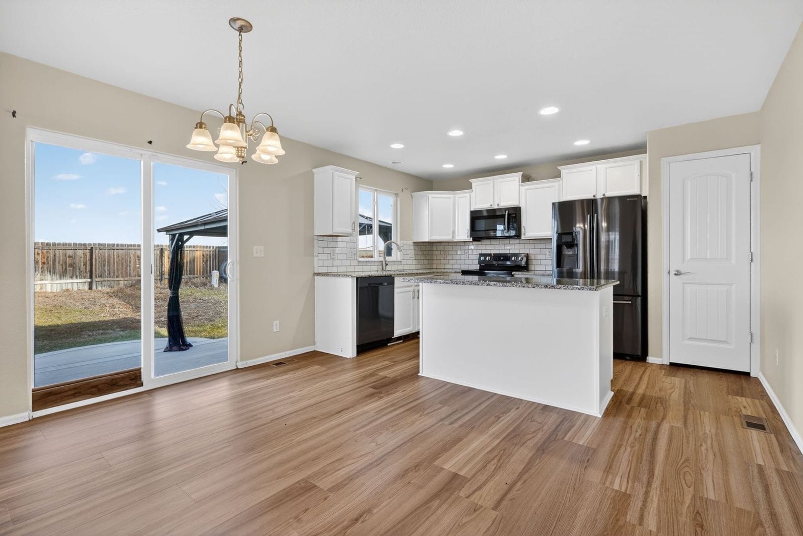 Building Photo - 10202 Silver Stirrup Dr