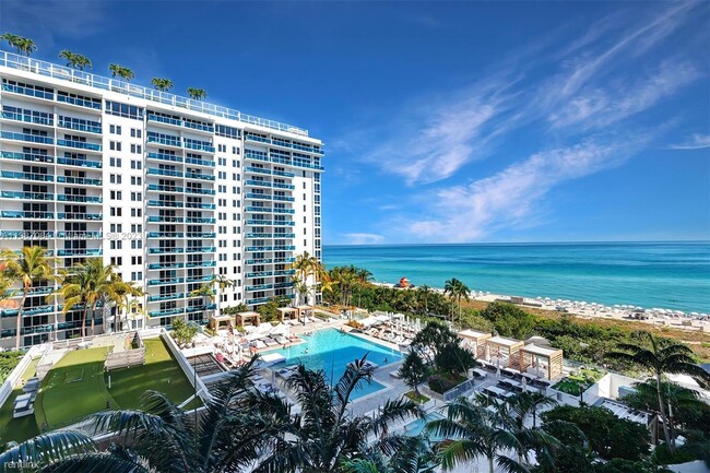 Building Photo - 1 br, 1.5 bath Condo - 2301 Collins Ave