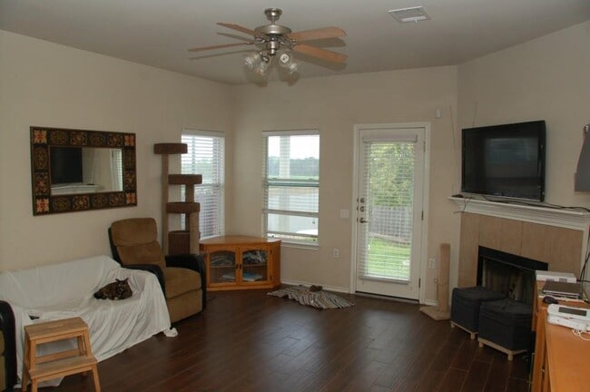 Building Photo - 3229 Long Day Dr