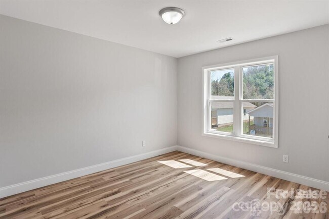 Building Photo - 275 Quinn Hill Ln