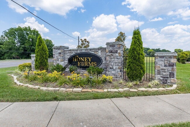 Building Photo - 2559 Queen Bee Dr