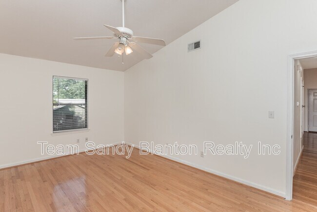 Building Photo - 2300 W Michigan Ave