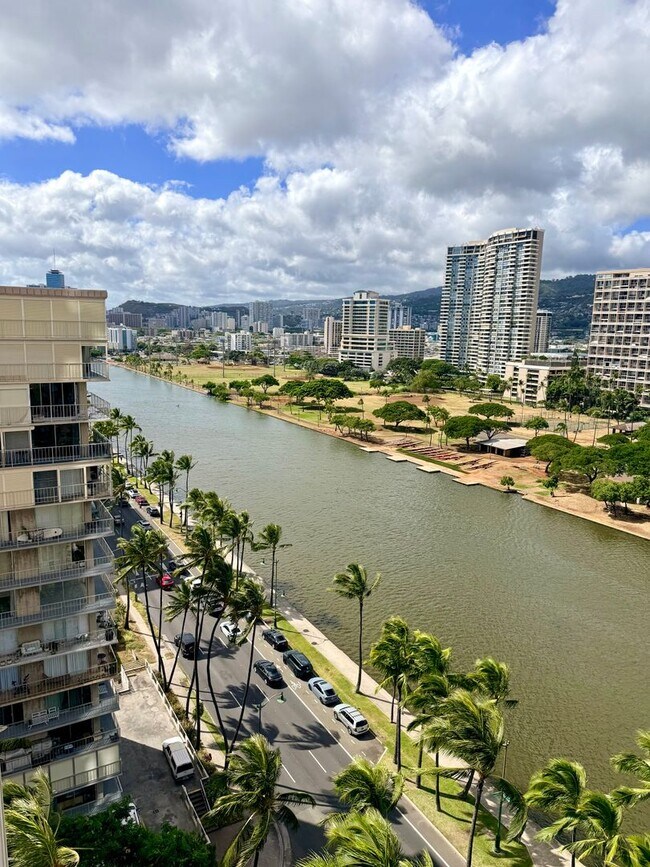 Building Photo - 2121 Ala Wai Blvd