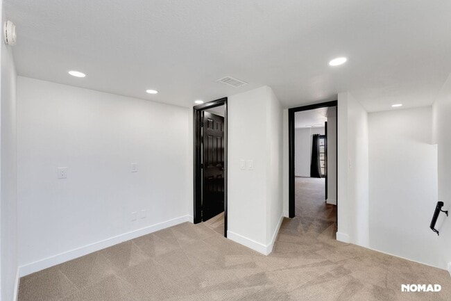 Building Photo - 2 Spacious Primary suites Townhome in Tempe