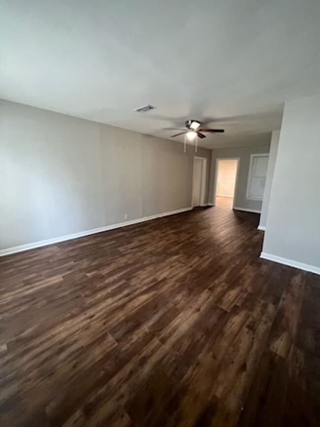 Building Photo - 3 Bed, 1 Bath House in Nederland!