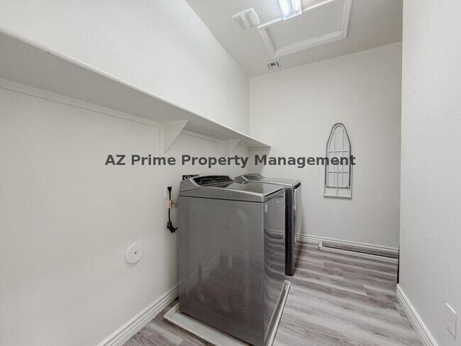 Building Photo - 18649 W Williams St