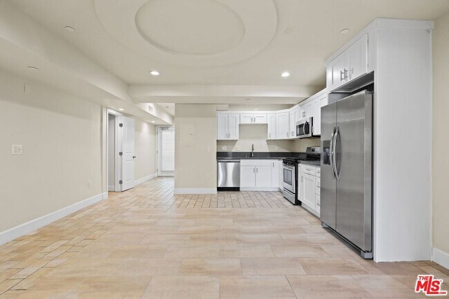 Building Photo - 1446 Armacost Ave