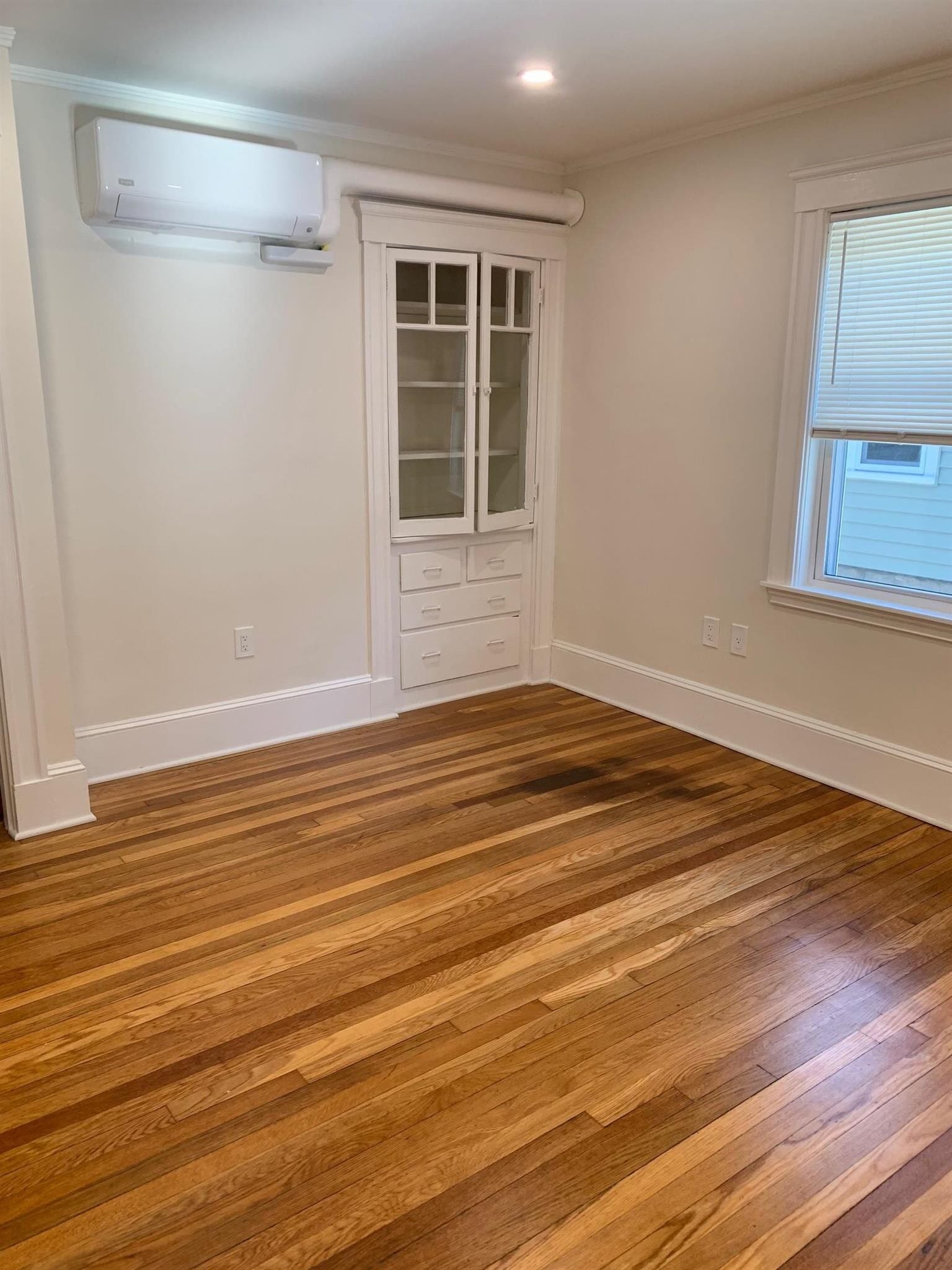 Building Photo - 25 Laurel St