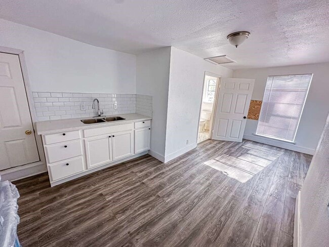 Building Photo - 2555 Pierce St