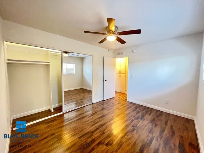 Building Photo - 14831 Delano St