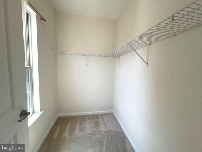 Building Photo - 8005 Orchard Grove Rd