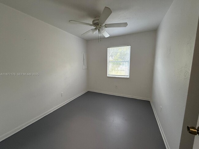 Building Photo - 502 18th St