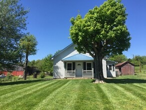 Building Photo - Remodeled Farm Home in Morristown 2 Bed + ...