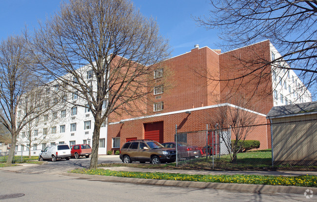 Building Photo - Williamsport Manor