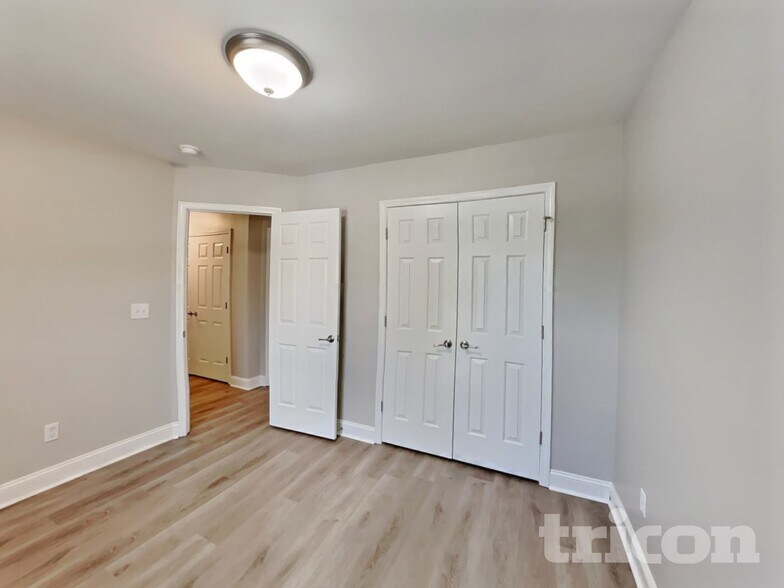 Building Photo - 130 Atherton Dr