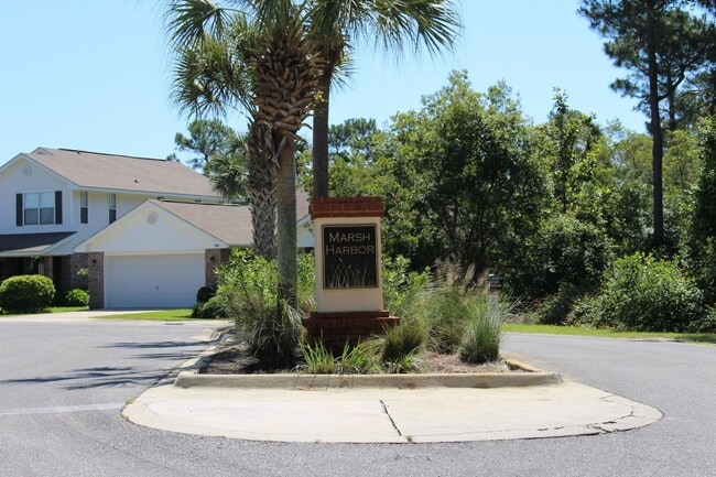 Building Photo - 4 Bedroom in Waterfront Subdivision!