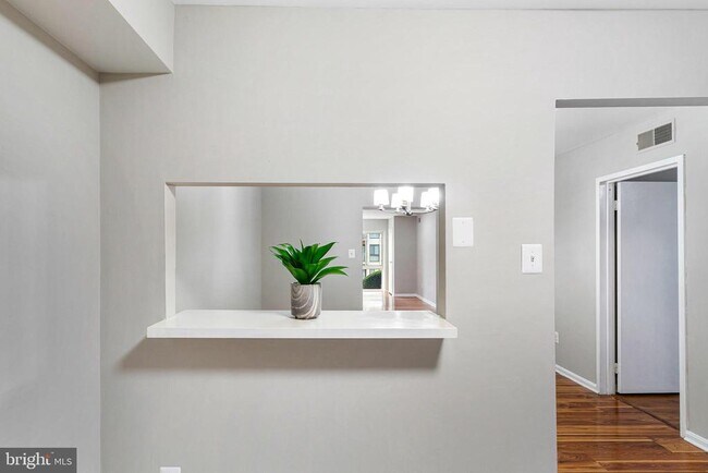 Building Photo - 6155 Edsall Rd