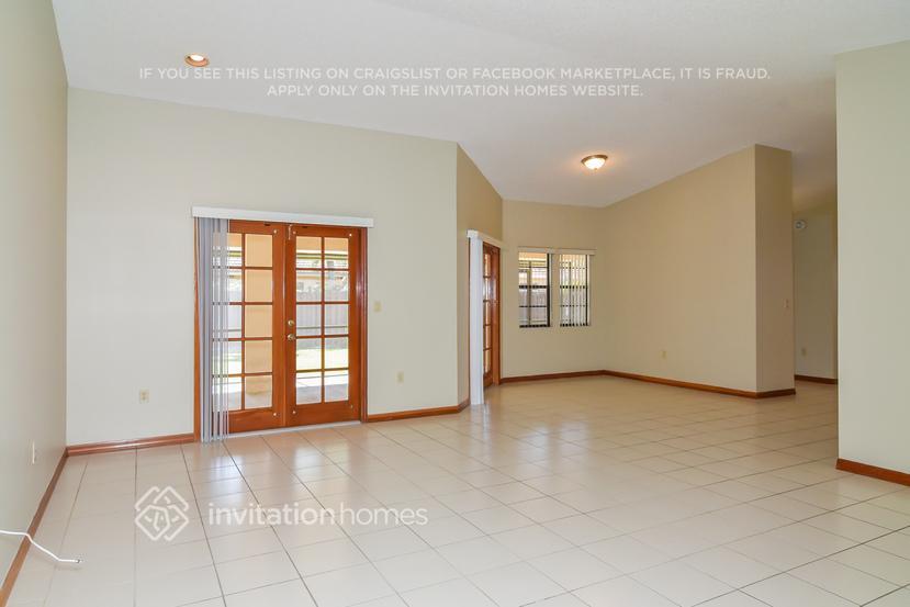 Building Photo - 15030 SW 43rd Terrace