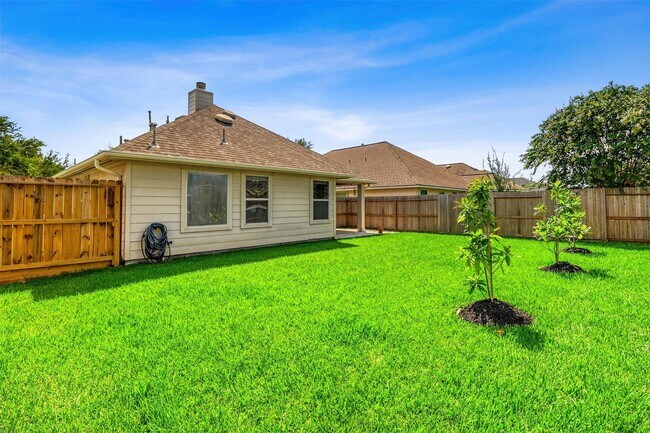 Building Photo - 6015 Wildbriar Ln