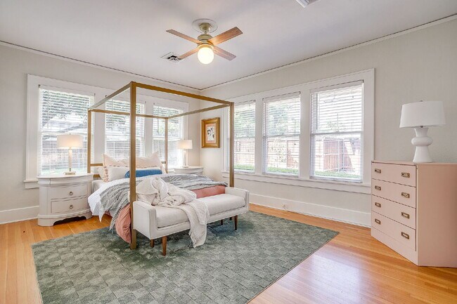 Building Photo - Beautifully Updated 3 Bedroom Home in the Heart of TCU