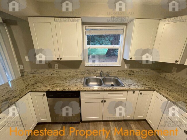 Building Photo - 661