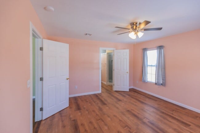 Building Photo - Cozy 3 Bed 2 Bath Home - Pets on Owner Approval!