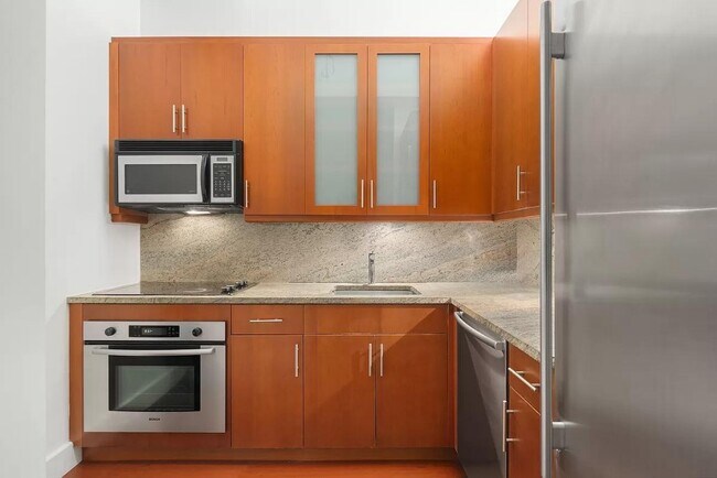 Building Photo - 80 John St