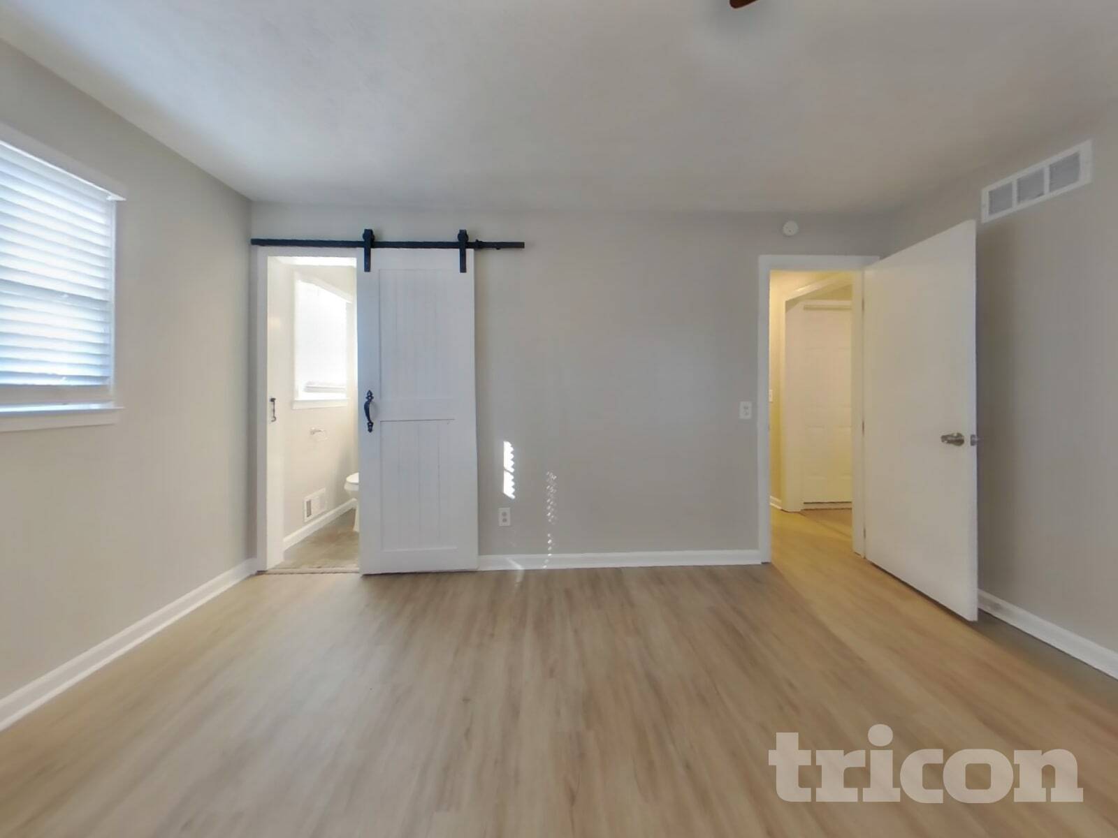 Building Photo - 324 Pioneer Cir